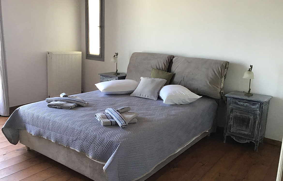 Chambre avec lit double