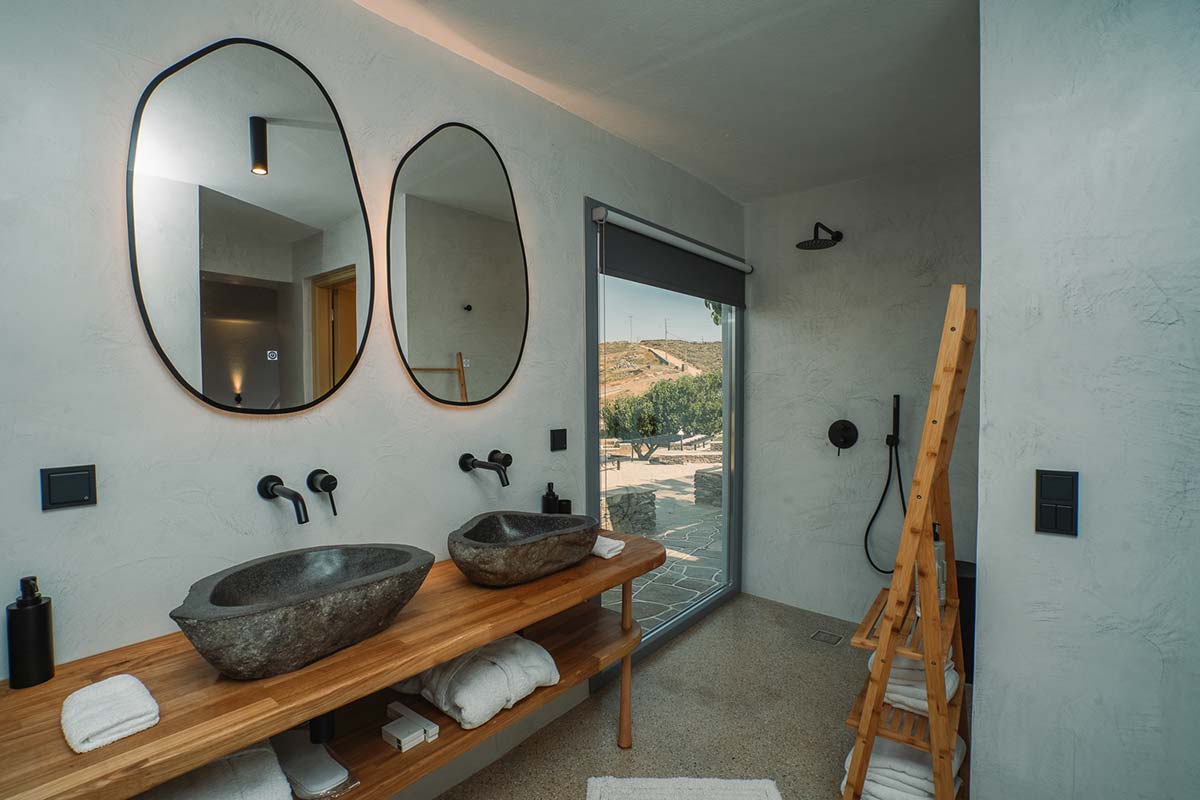 Villa με τζακούζι και θέα στη θάλασσα στο Cape Napos - Μοντέρνο μπάνιο