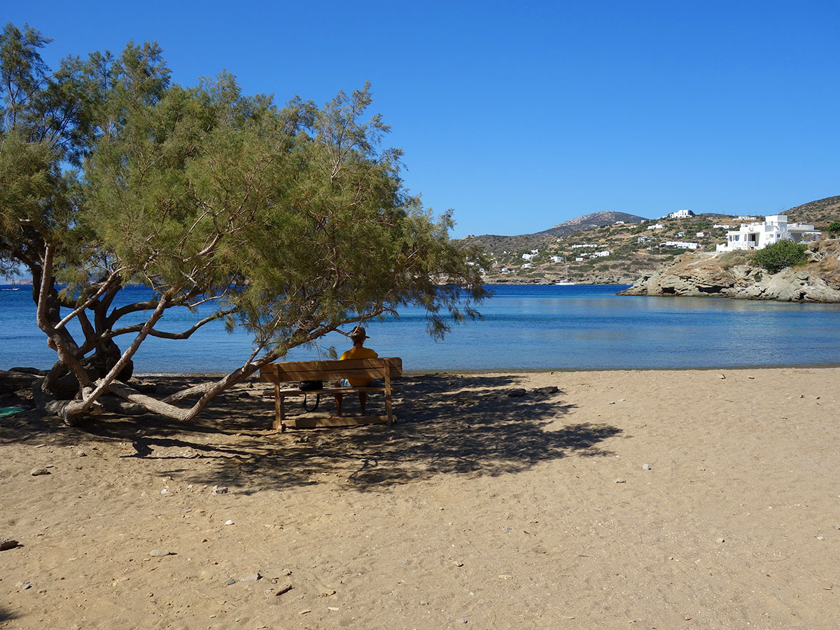 La plage de Fasolou à Sifnos